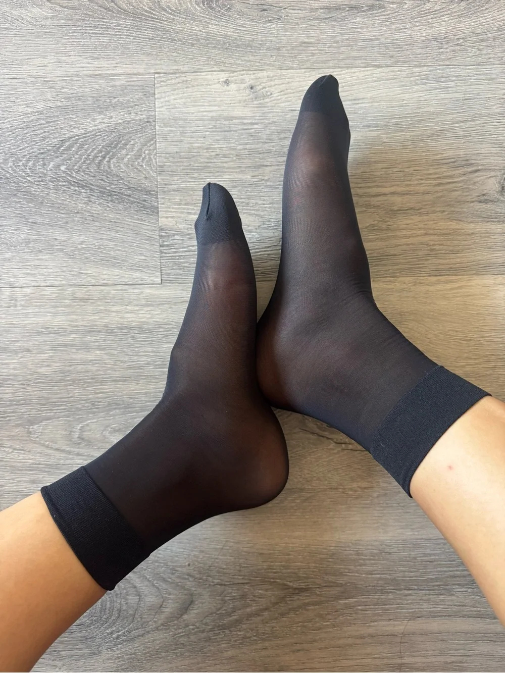 Uniqlo Sheer Nylon Crew Socks (Blk)